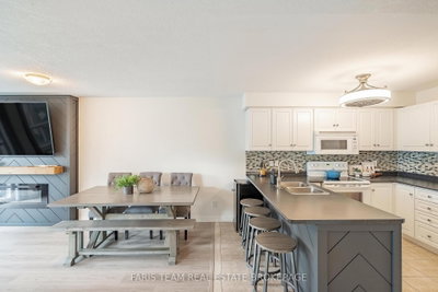 79 Sanford Street • Barrie, ON photo 9