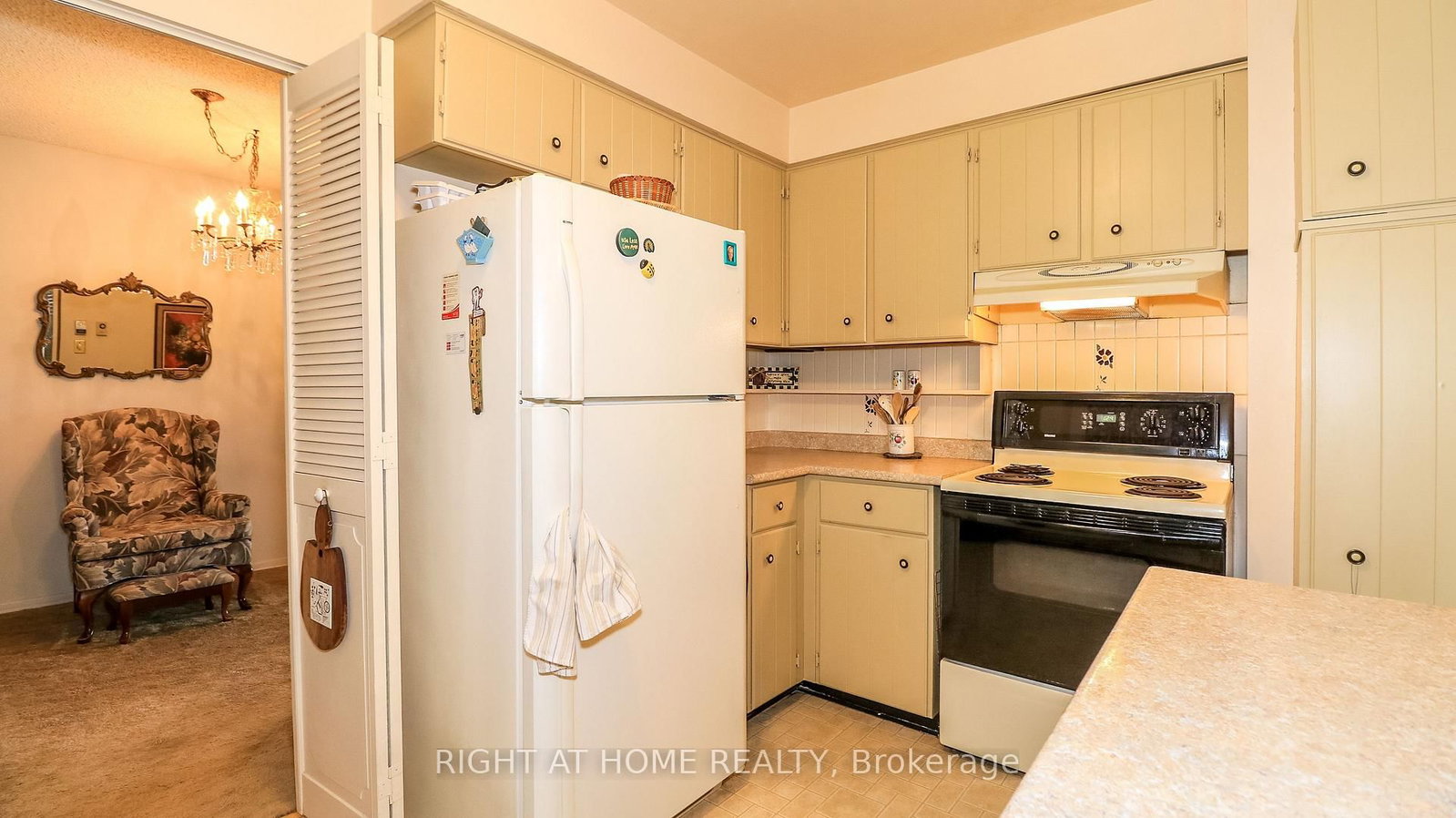 10 Campfire Court • Barrie, ON photo 17