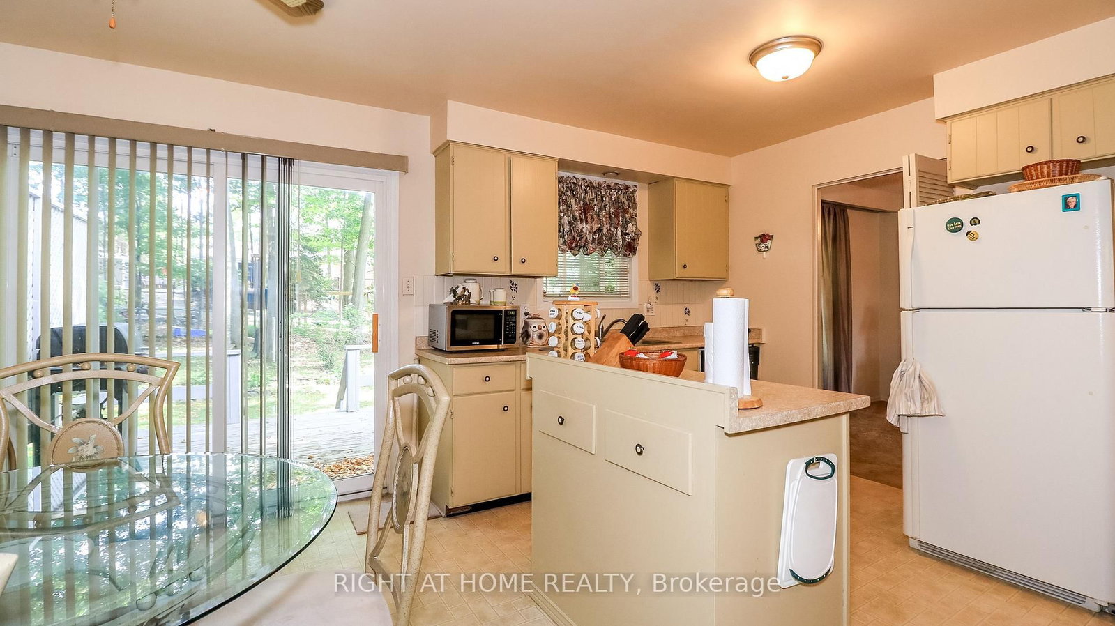 10 Campfire Court • Barrie, ON photo 20