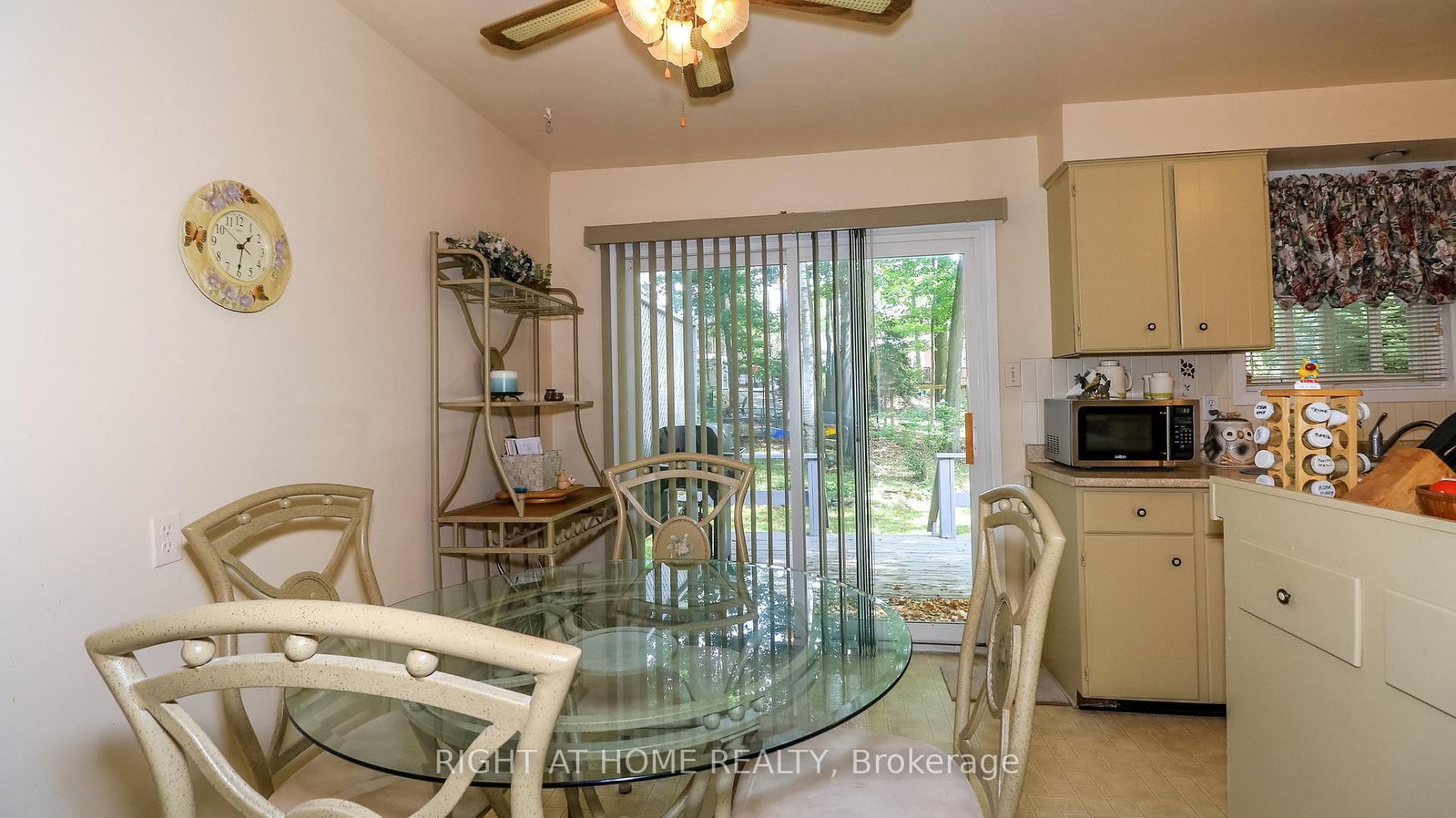 10 Campfire Court • Barrie, ON photo 21