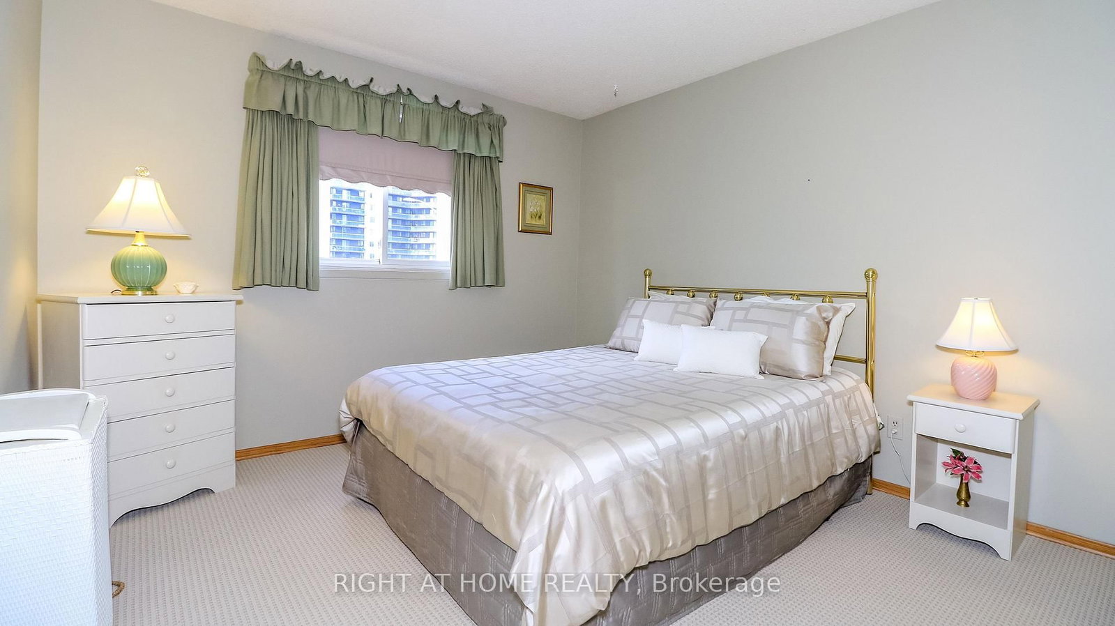 10 Campfire Court • Barrie, ON photo 30