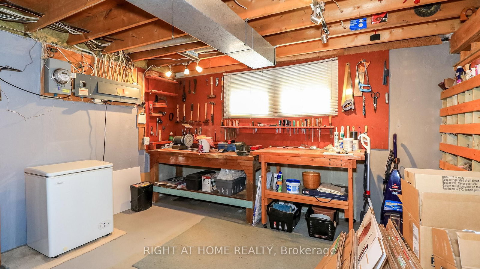 10 Campfire Court • Barrie, ON photo 39