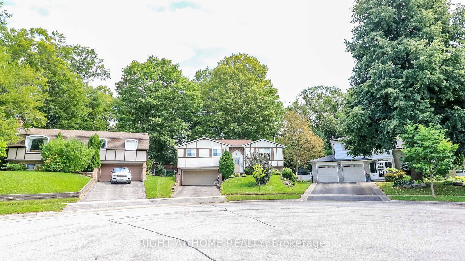 10 Campfire Court • Barrie, ON photo 41