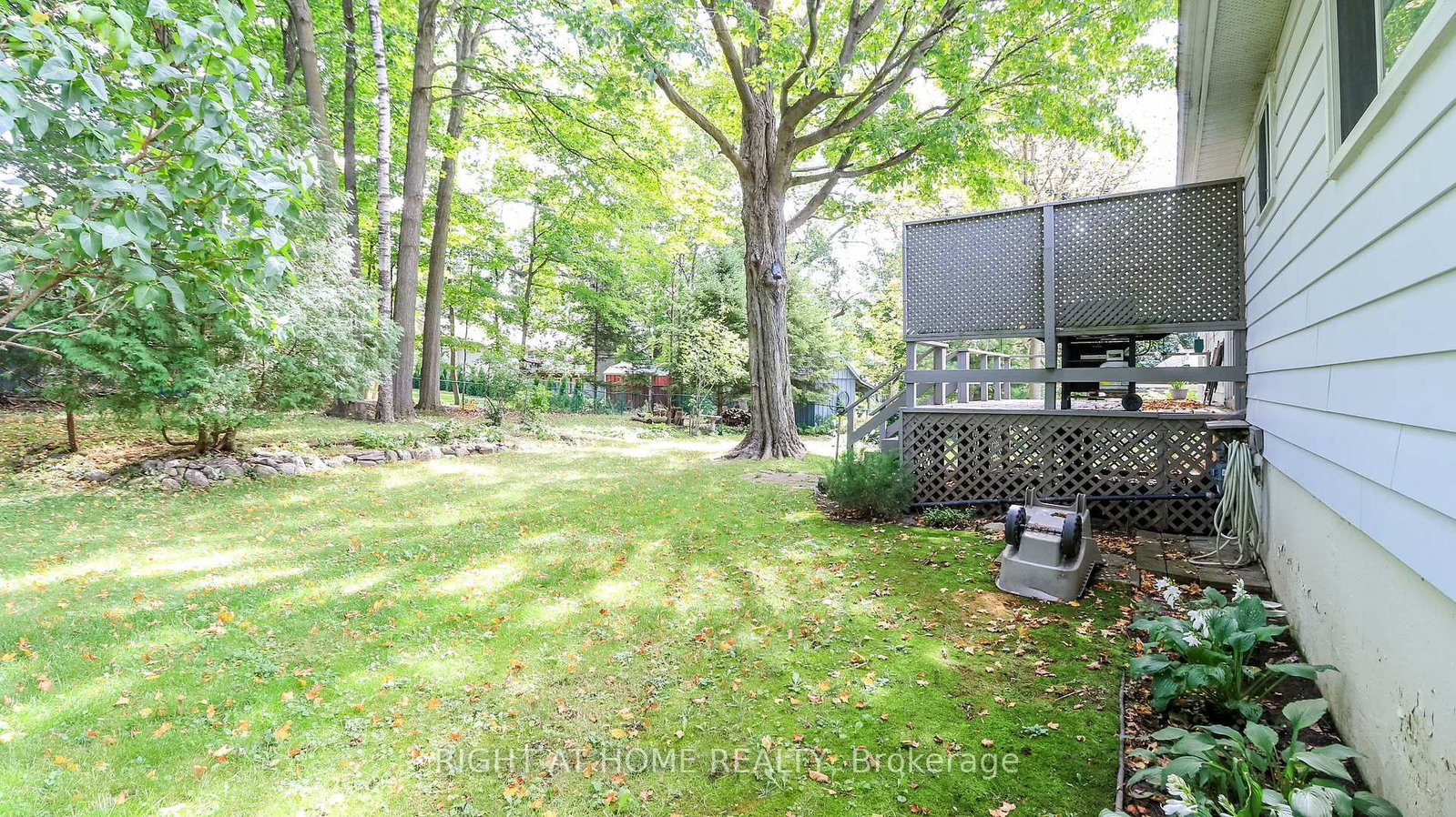 10 Campfire Court • Barrie, ON photo 8