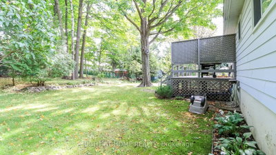 10 Campfire Court • Barrie, ON photo 8