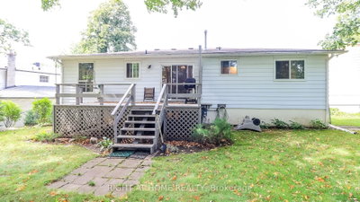 10 Campfire Court • Barrie, ON photo 9
