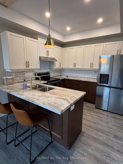300 STONEBRIDGE Boulevard • Wasaga Beach, ON photo 5