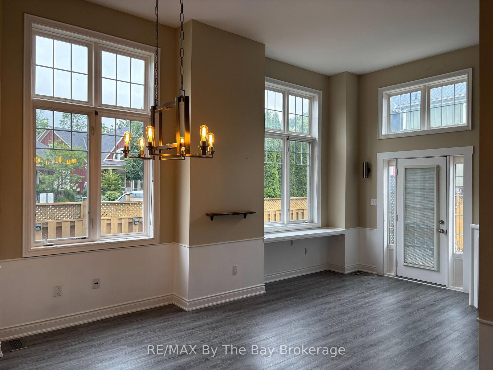 300 STONEBRIDGE Boulevard • Wasaga Beach, ON photo 6