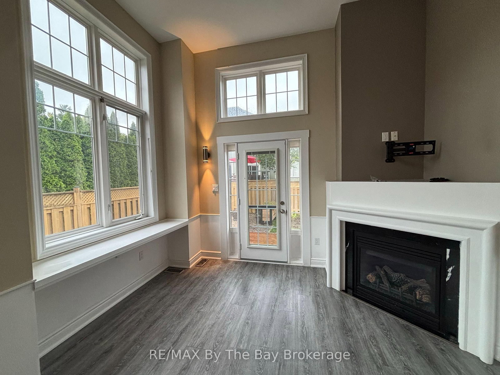 300 STONEBRIDGE Boulevard • Wasaga Beach, ON photo 9