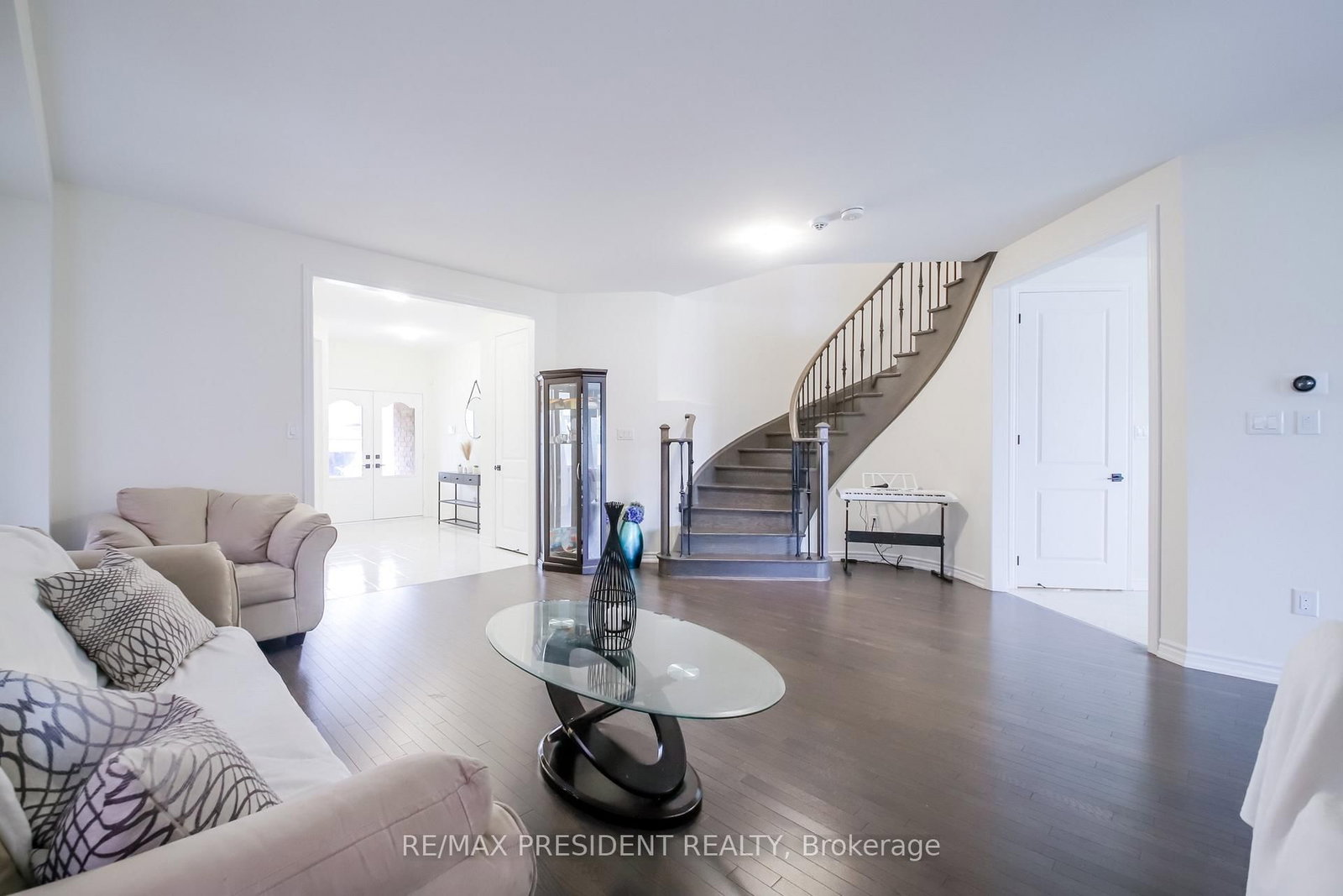 4 Cypress Point Street • Barrie, ON photo 12