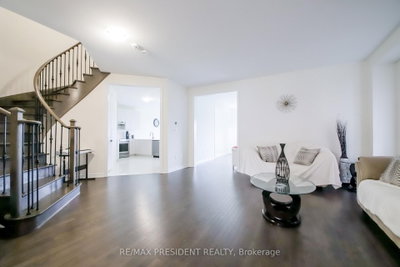 4 Cypress Point Street • Barrie, ON photo 9