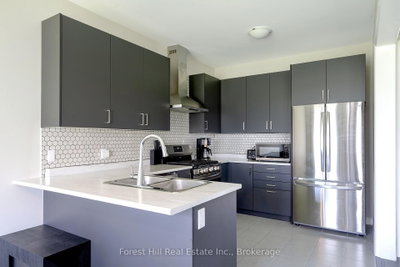 281 Springfield Crescent • Clearview, ON photo 6