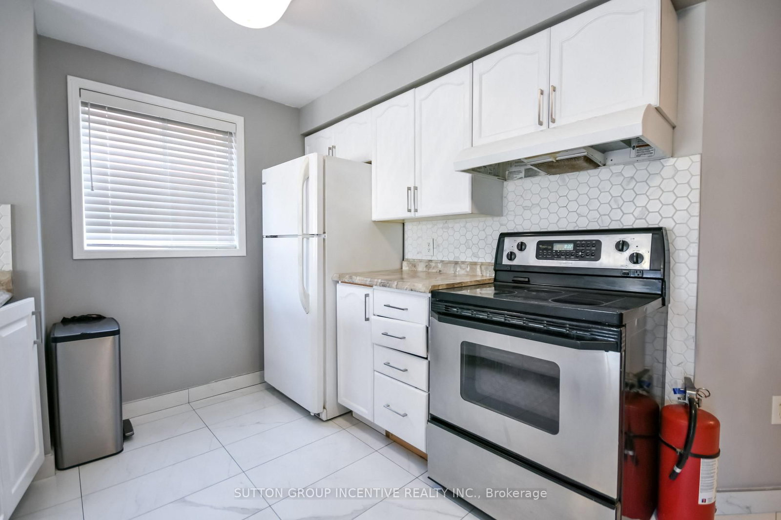256 Dunsmore Lane • Barrie, ON photo 10