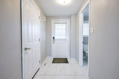 256 Dunsmore Lane • Barrie, ON photo 4