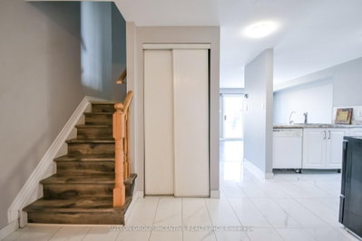 256 Dunsmore Lane • Barrie, ON photo 5