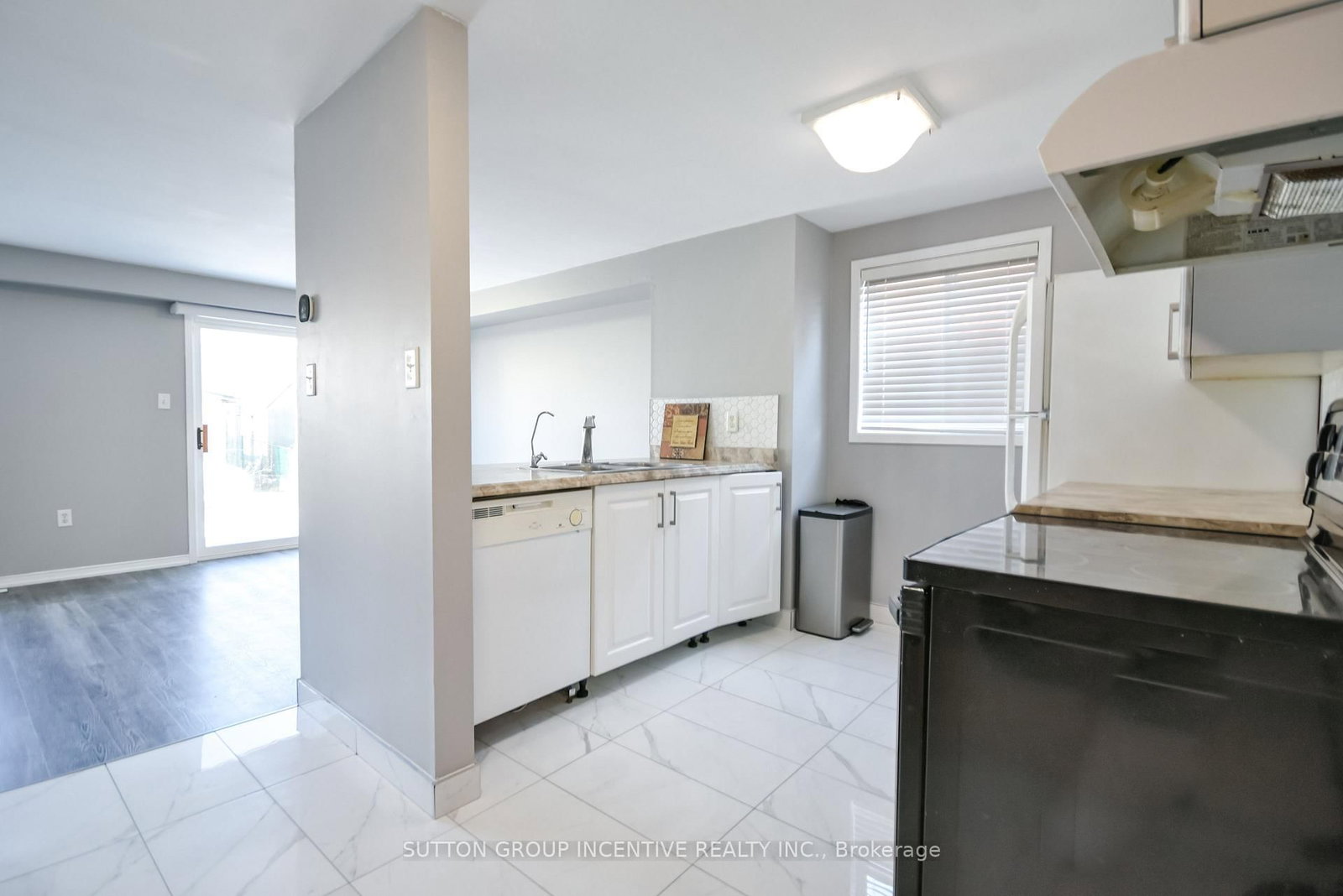 256 Dunsmore Lane • Barrie, ON photo 6