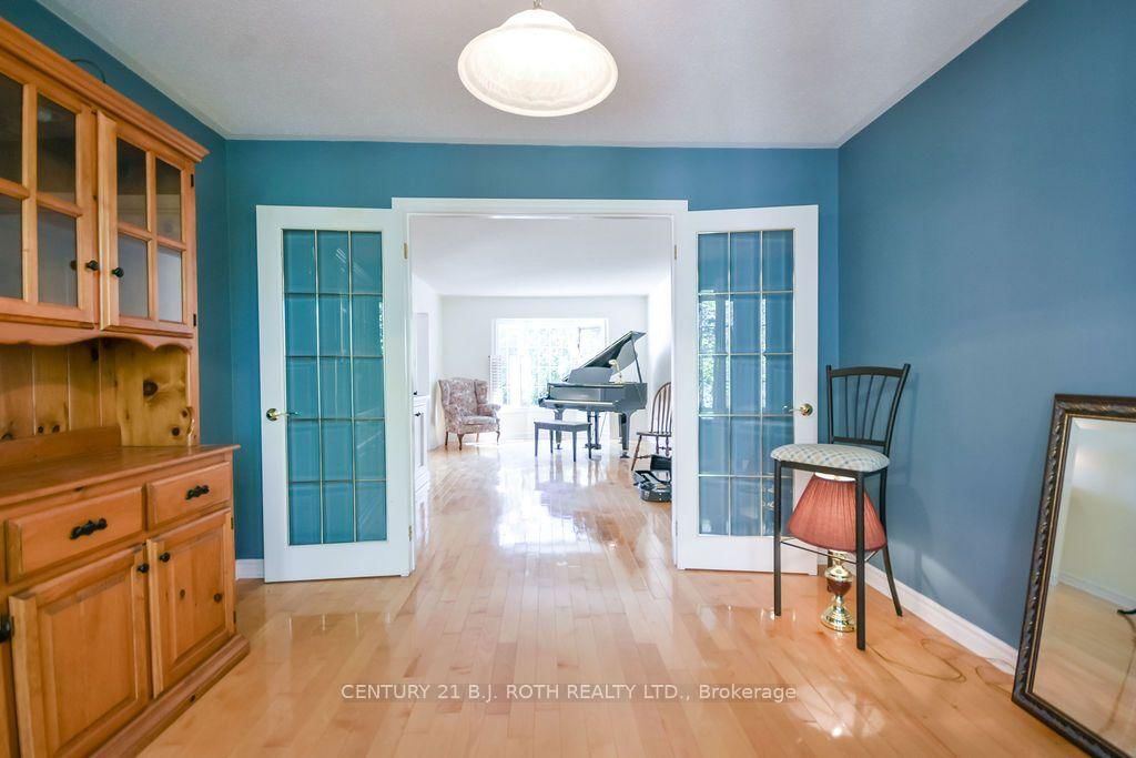 24 Grand Forest Drive • Barrie, ON photo 10