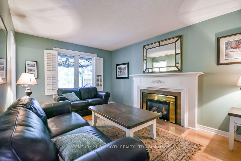 24 Grand Forest Drive • Barrie, ON photo 15