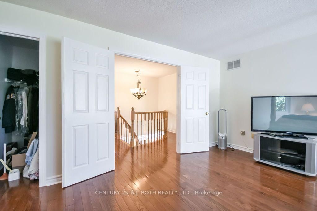 24 Grand Forest Drive • Barrie, ON photo 19