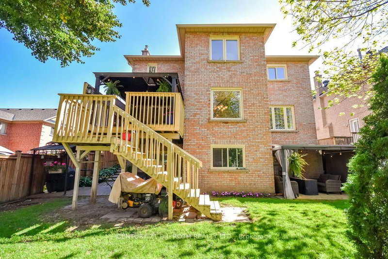 24 Grand Forest Drive