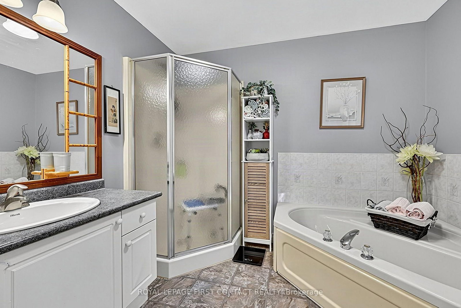 22 Logan Court • Barrie, ON photo 14