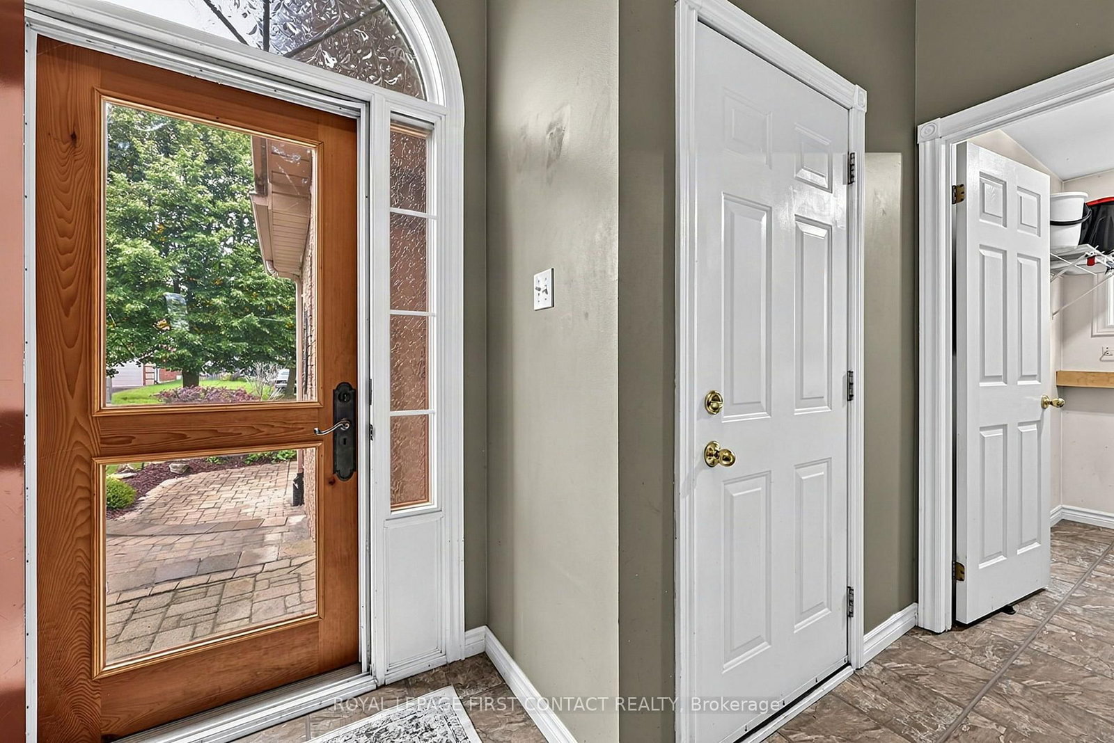 22 Logan Court • Barrie, ON photo 17
