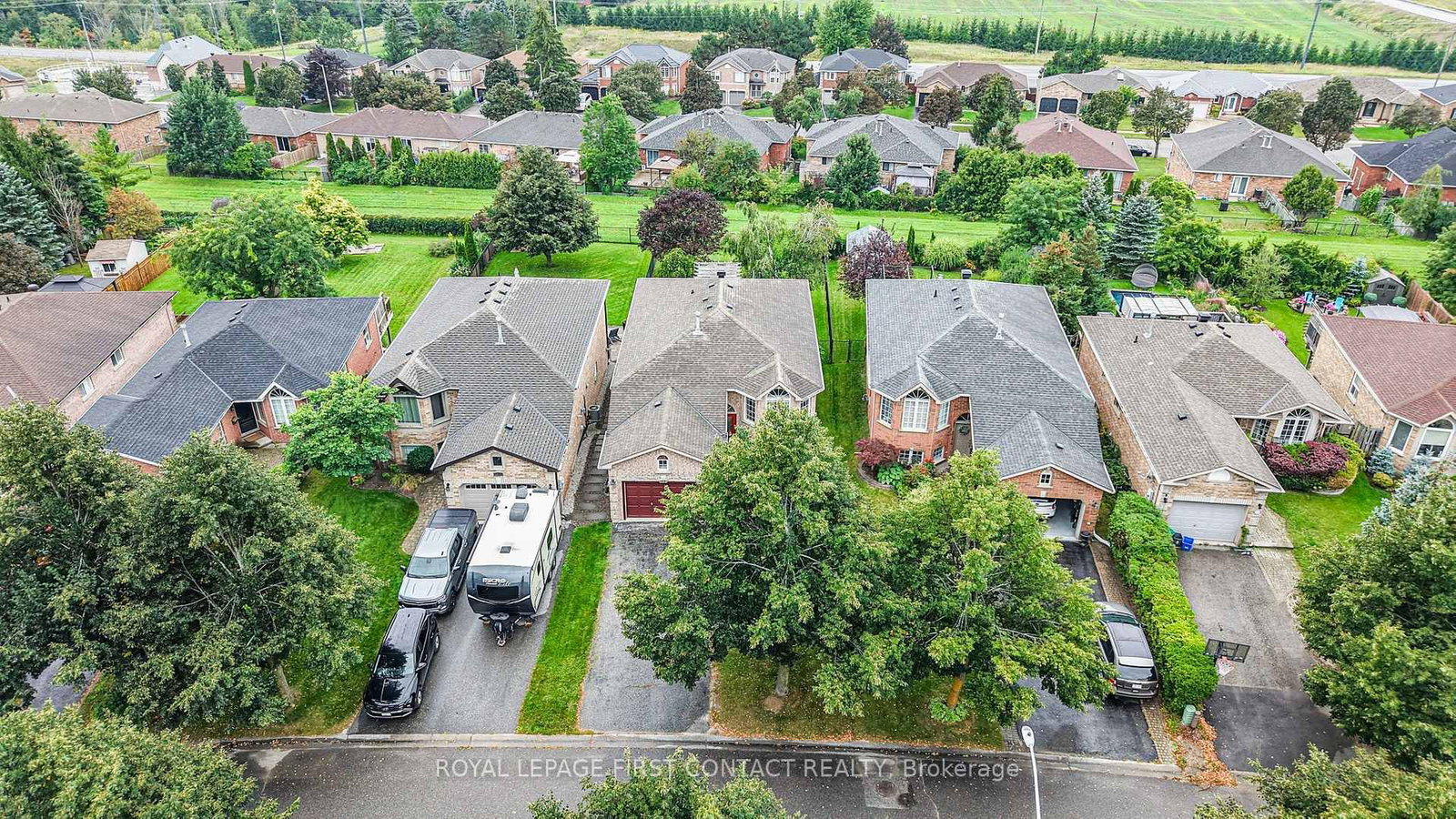 22 Logan Court • Barrie, ON photo 36