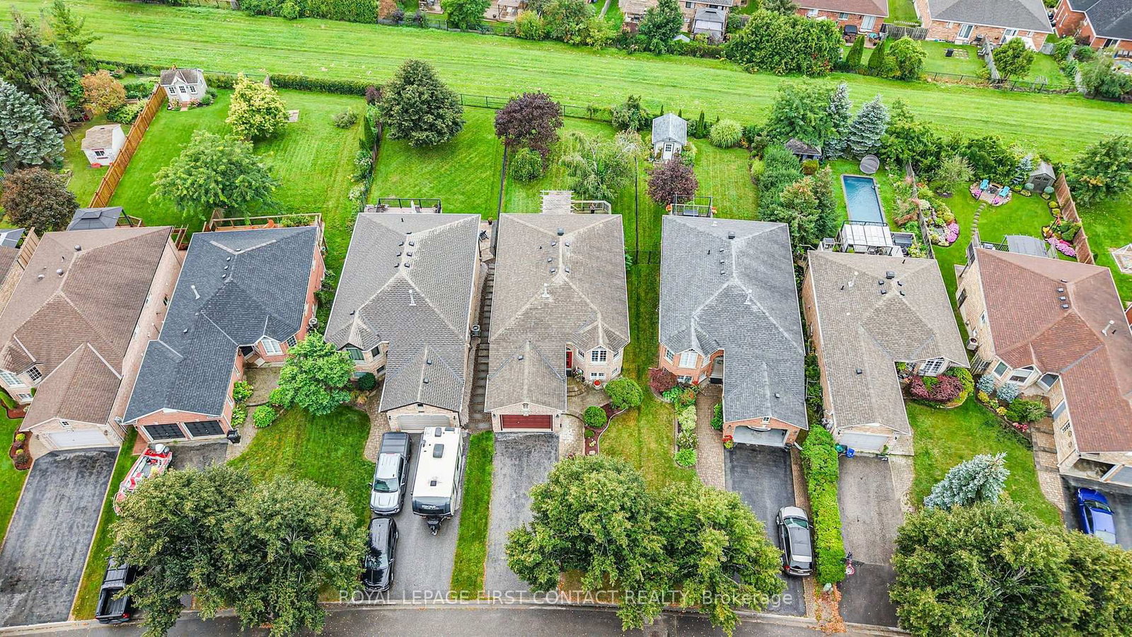 22 Logan Court • Barrie, ON photo 37
