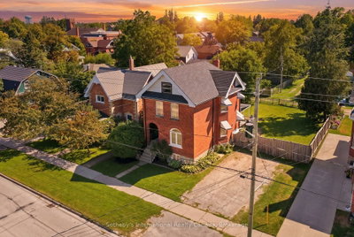 180 Second Street • Collingwood, ON photo 2