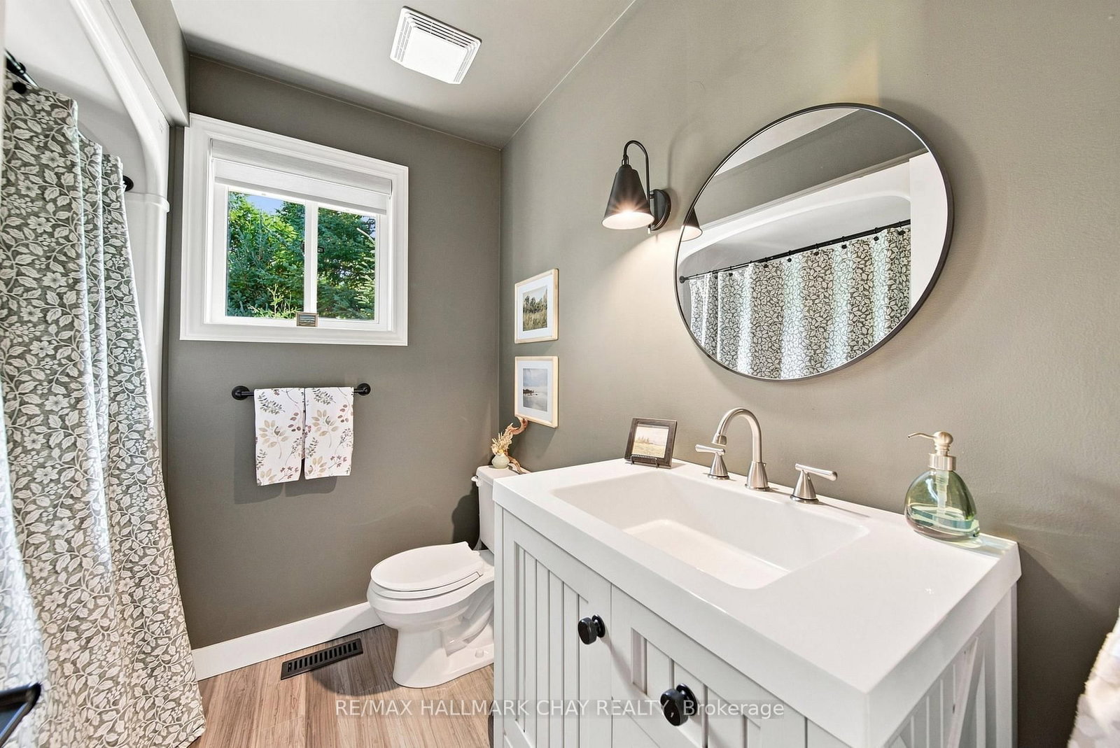 19 Eder Trail • Springwater, ON photo 18