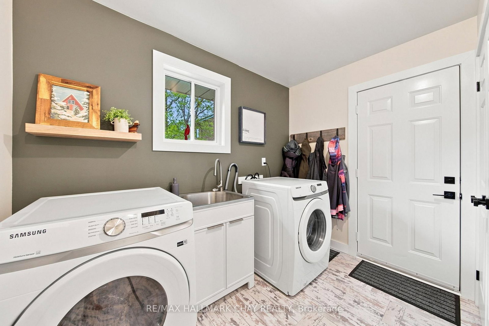 19 Eder Trail • Springwater, ON photo 23