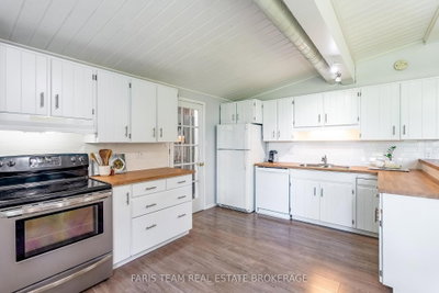 224 Lakeshore Road W • Oro-Medonte, ON photo 6
