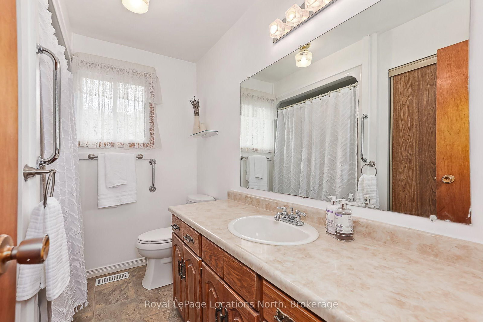 26 Stroud Crescent • Wasaga Beach, ON photo 19