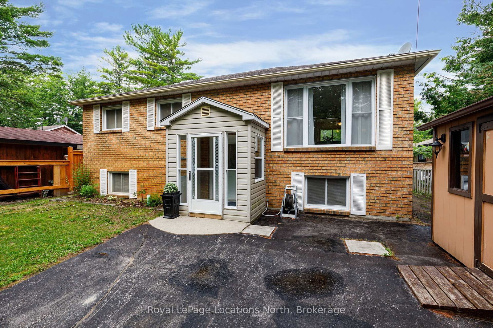 26 Stroud Crescent • Wasaga Beach, ON photo 3