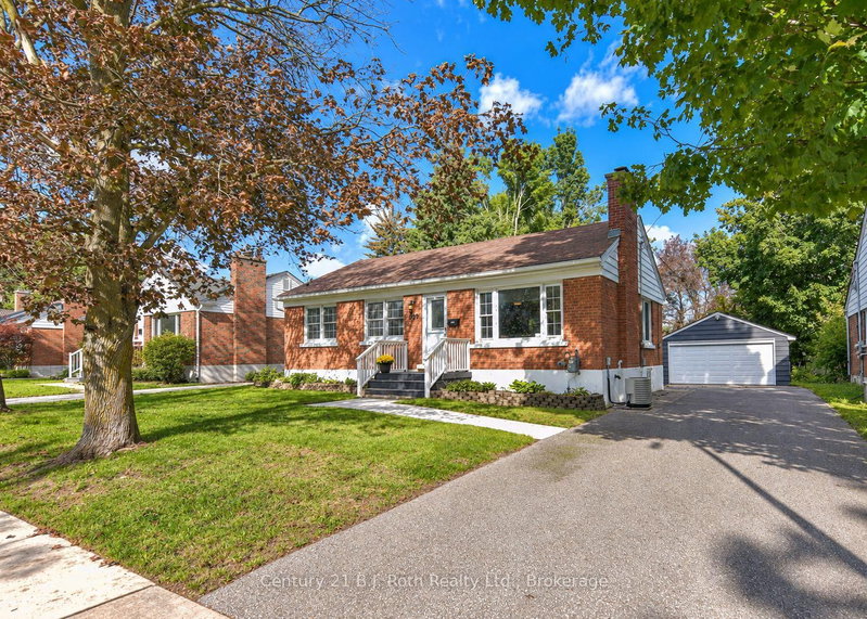28 Borland Street W