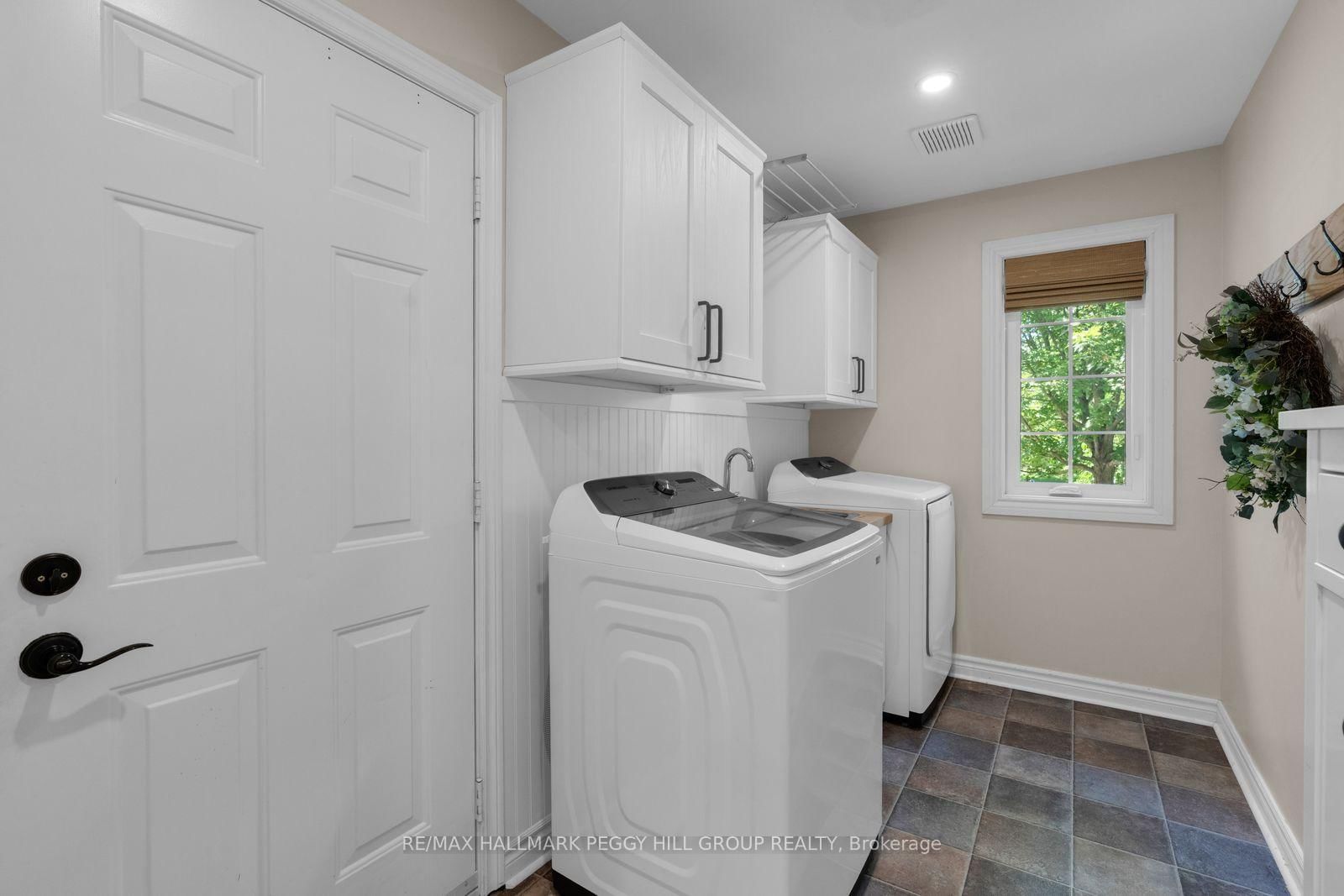 29 Priest Avenue • Springwater, ON photo 14