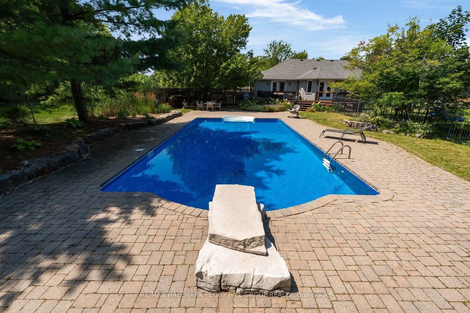 29 Priest Avenue • Springwater, ON photo 24