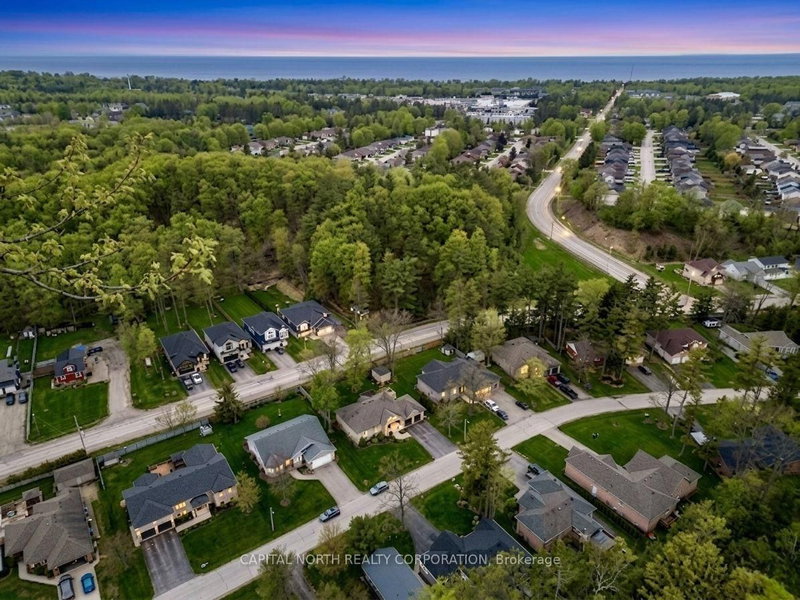 8 Downer Crescent