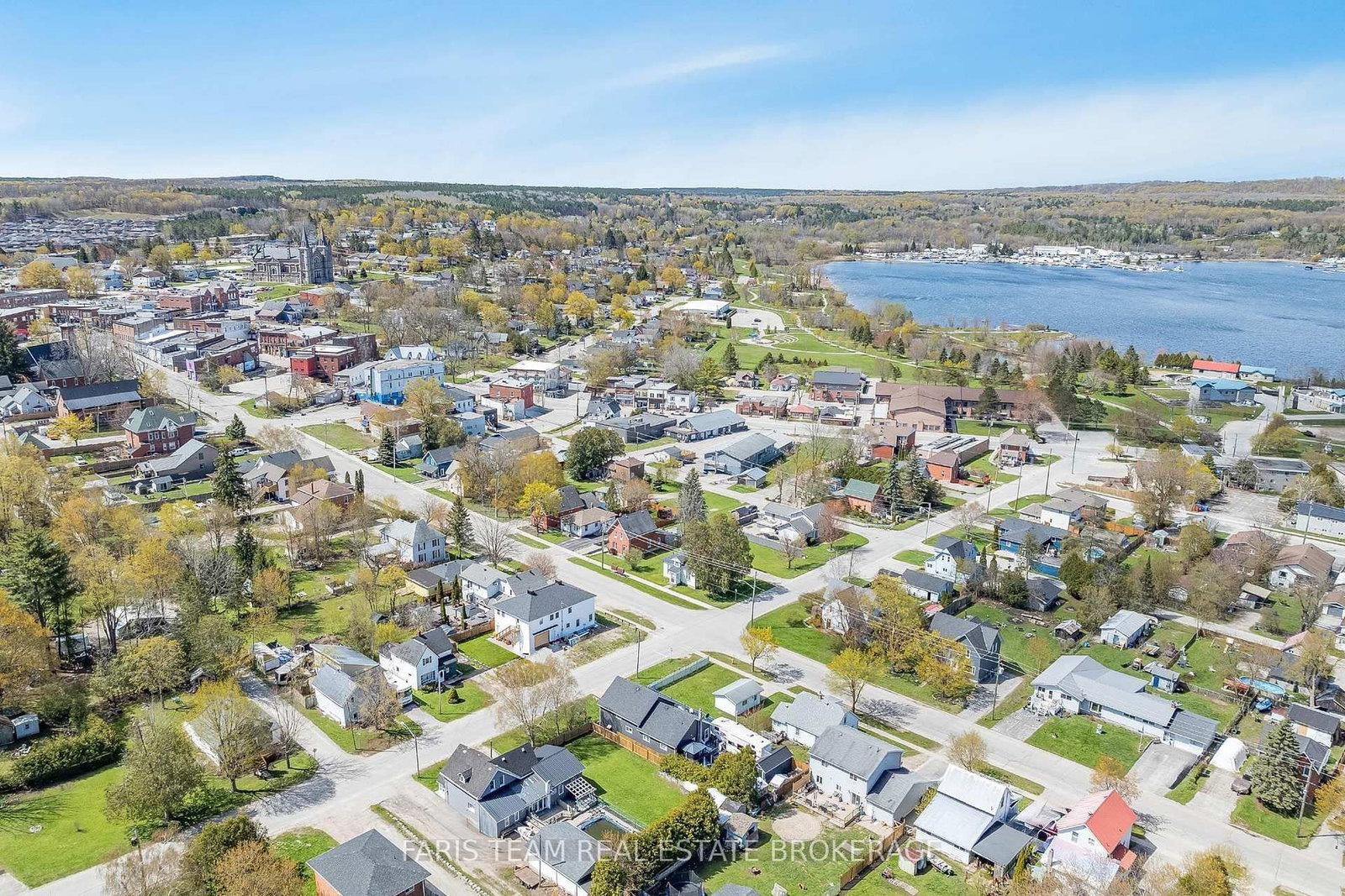 16 Peel Street • Penetanguishene, ON photo 32