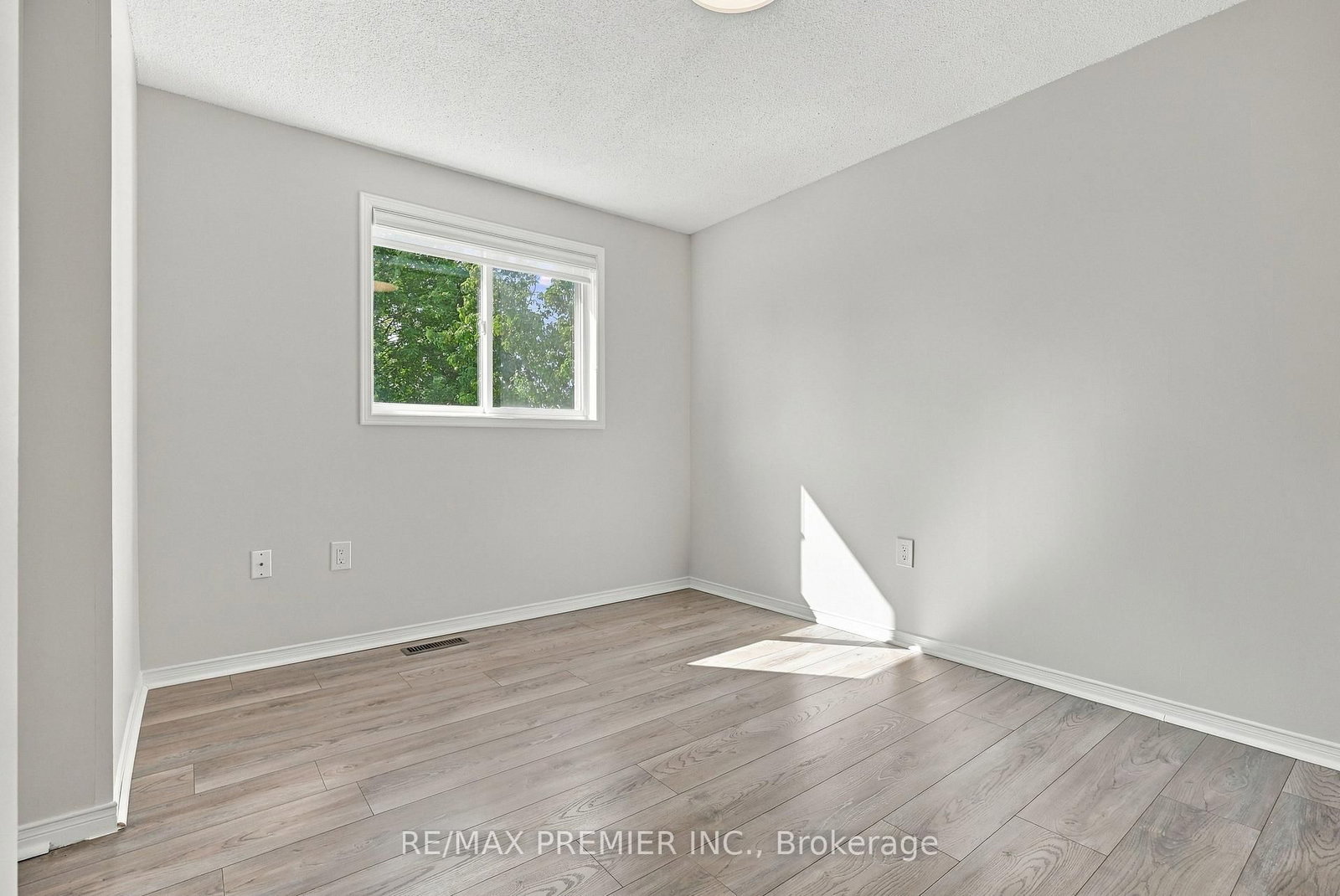 54 Hersey Crescent N • Barrie, ON photo 18