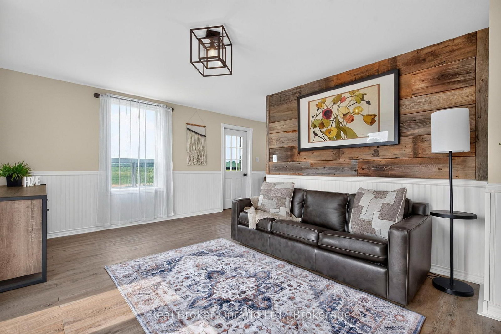 597 Lafontaine Road W • Tiny, ON photo 10