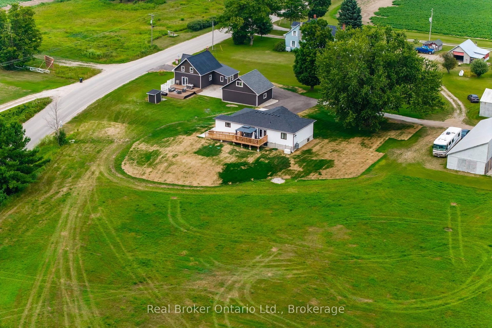 597 Lafontaine Road W • Tiny, ON photo 48