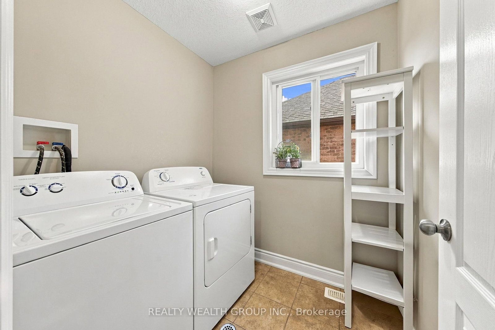 43 Booth Lane • Barrie, ON photo 21