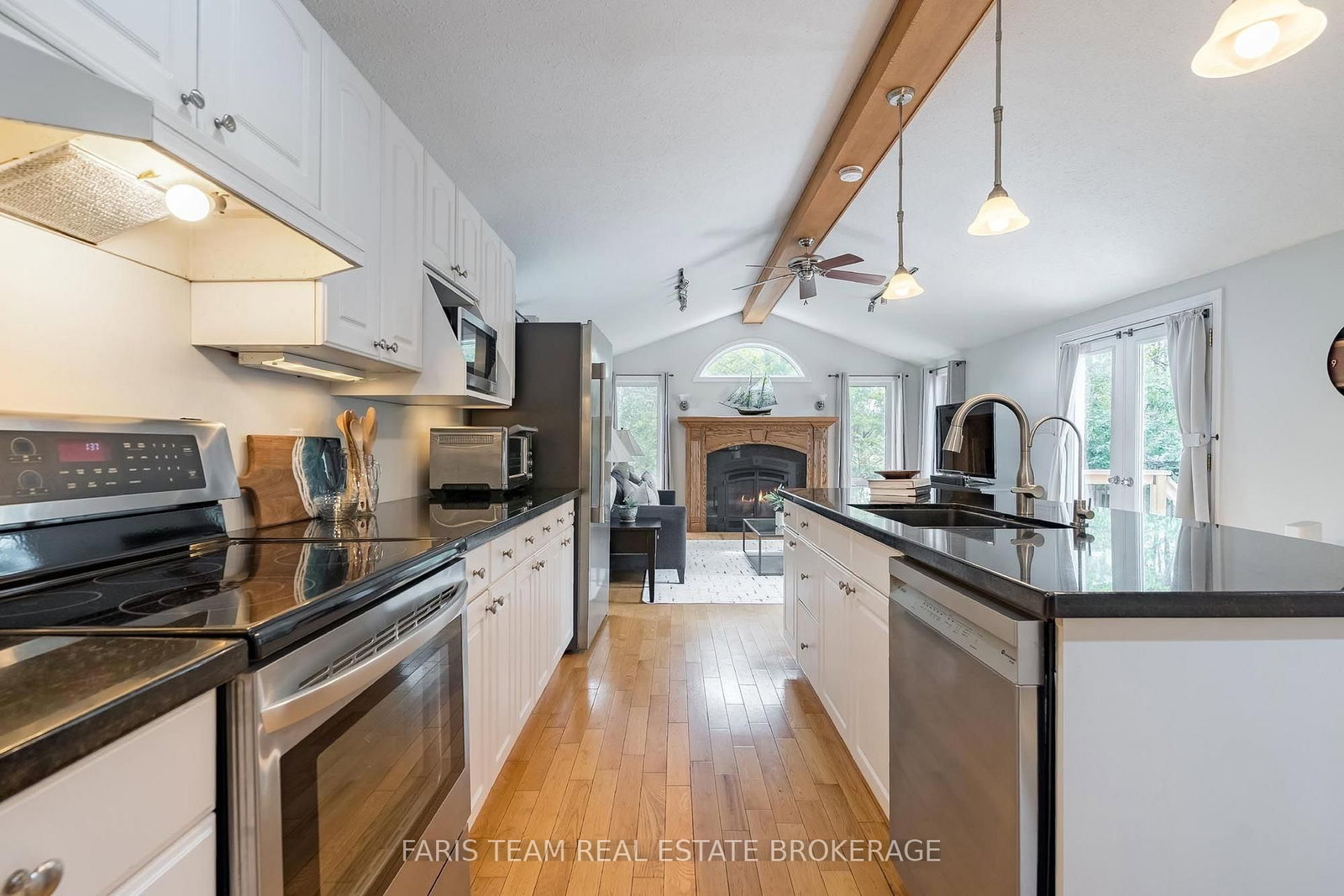 19 Colleen Avenue photo 9