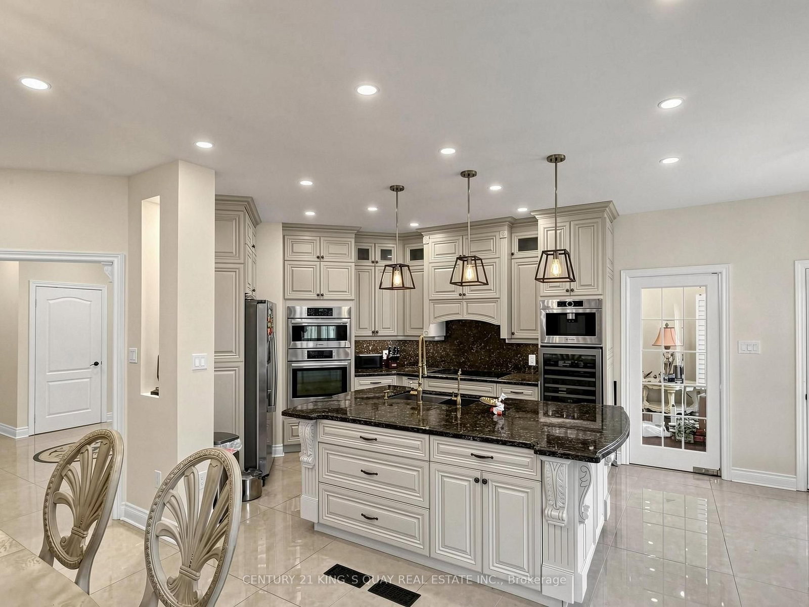 34 Looker Drive • Barrie, ON photo 14