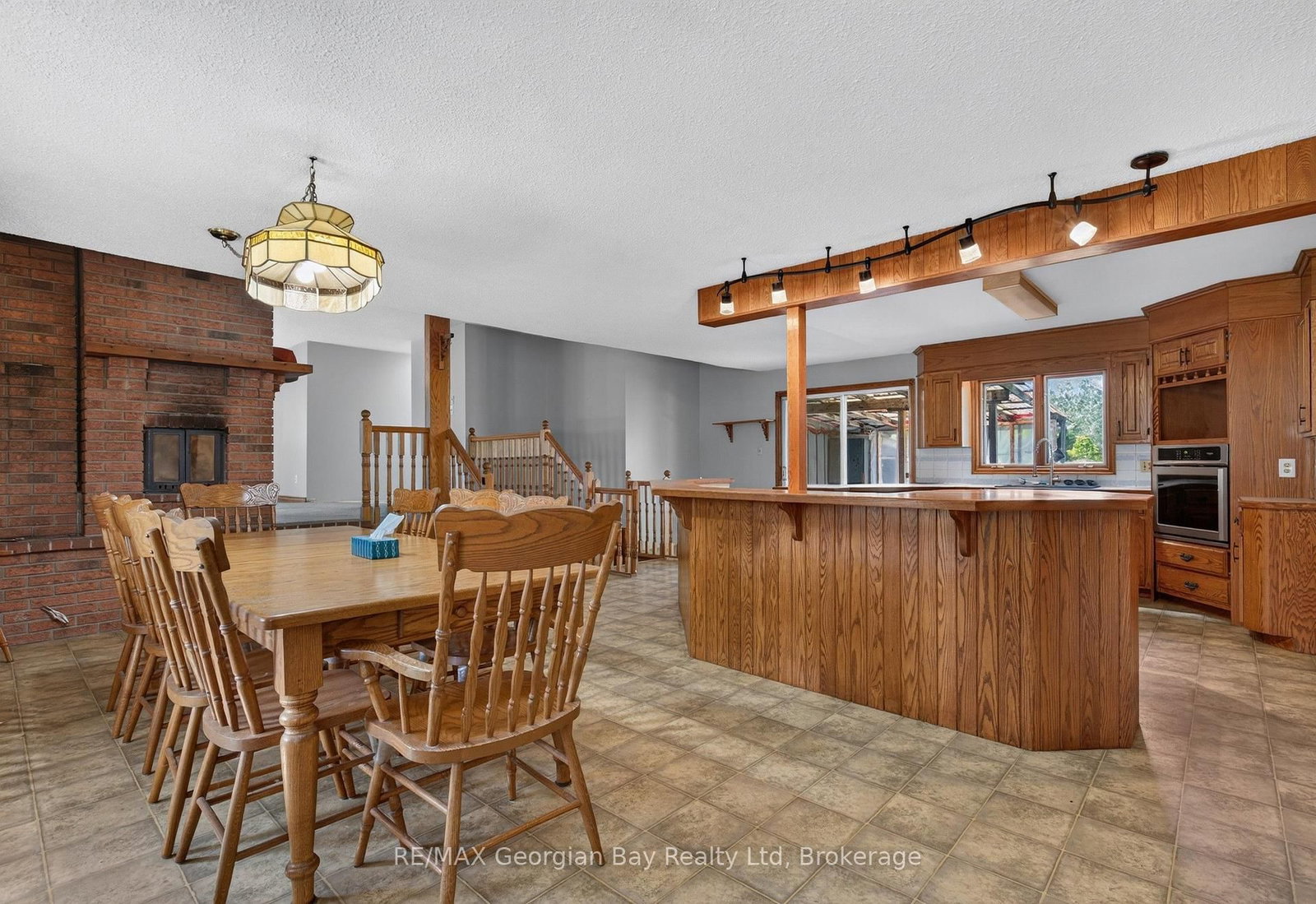 630 4 Concession Road W • Tiny, ON photo 6
