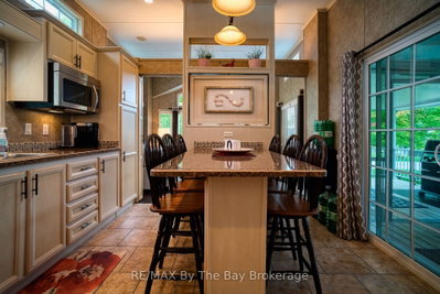 107 MADAWASKA Trail • Wasaga Beach, ON photo 5