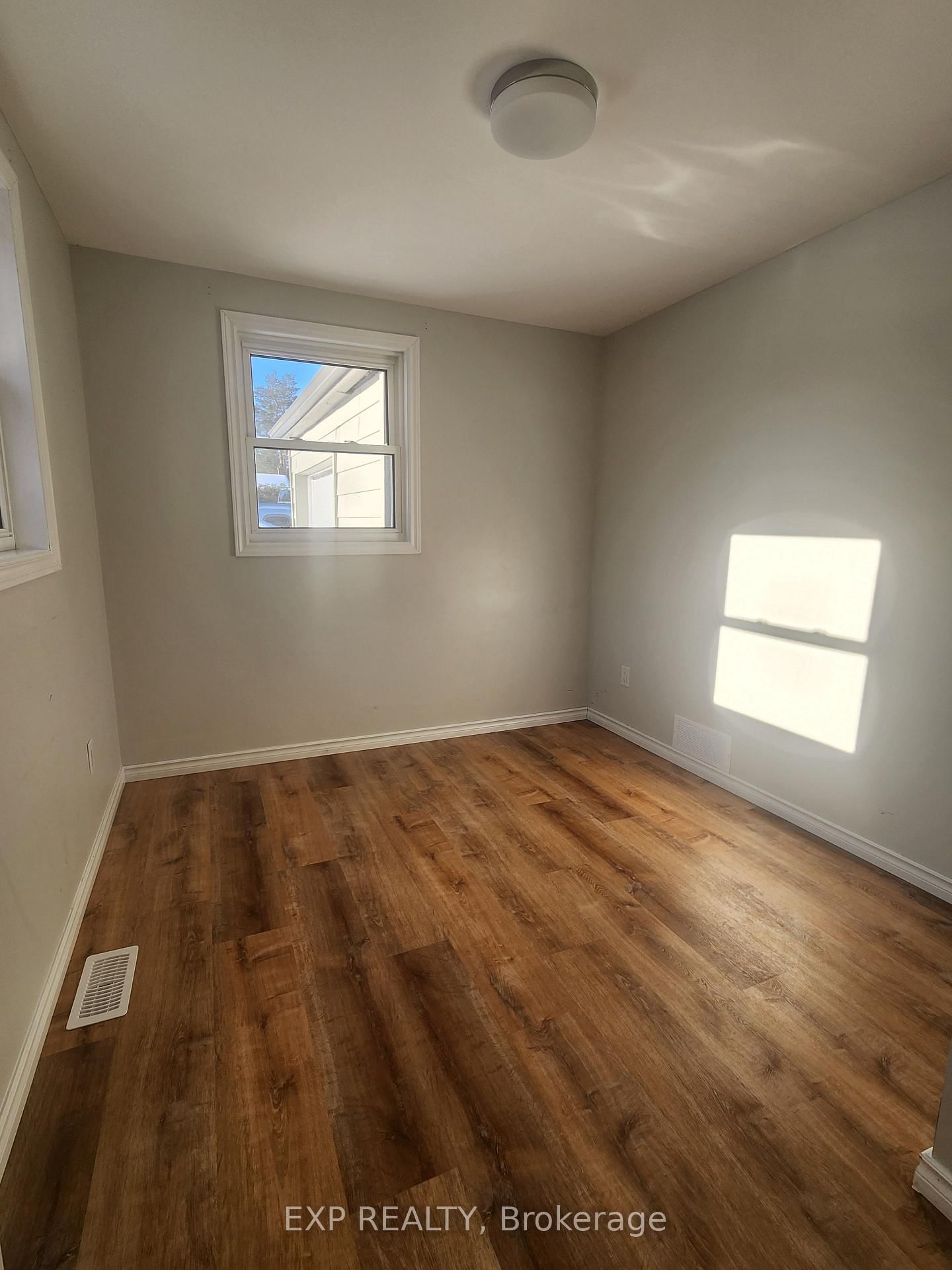 71 Lakeshore Road photo 5