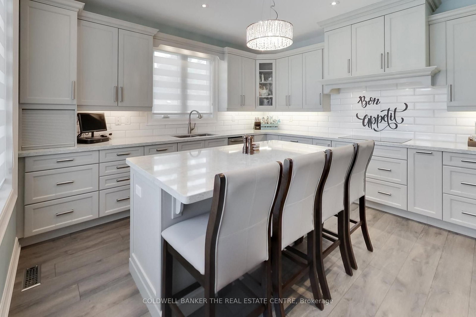 224 Lakeshore Road photo 6