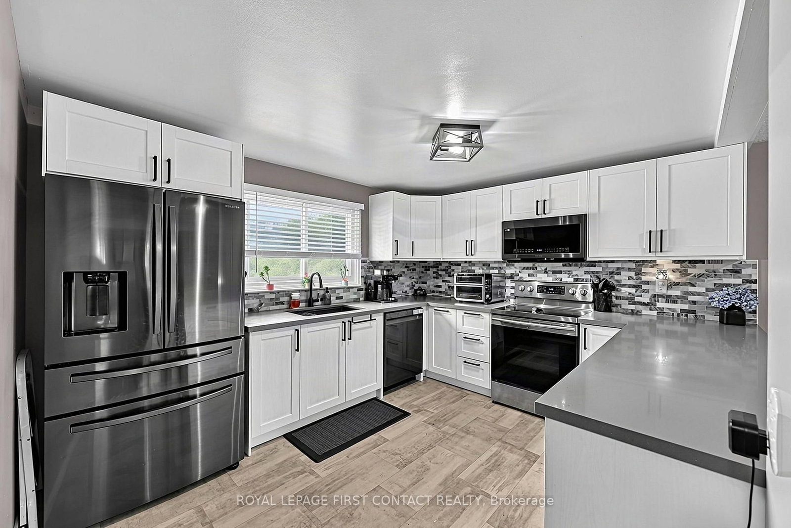233 Innisfil Street photo 3